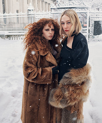 Natasha Lyonne, Chlo Sevigny, Best friends forever, The New York Times HD phone wallpaper