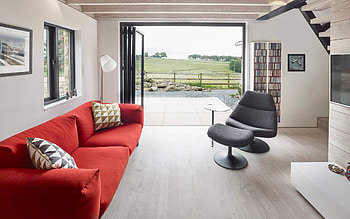 stylish apartment design, living room, red sofa, light wood floor, stylish book shelves, modern interior design HD wallpaper