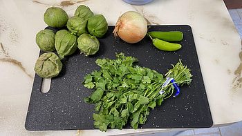 Salsa verde, Smoky flavor, Zesty condiment, Perfect for dipping HD wallpaper