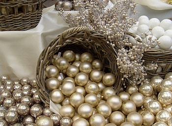 Holidays, Christmas Decorations, Christmas Tree Toys, Lot, Basket, Balls, Showcase, Baskets, Scattering, Placer HD wallpaper