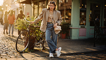 Effortless Street Chic —, Trendy Outfit, Bicycle, Street Style HD wallpaper