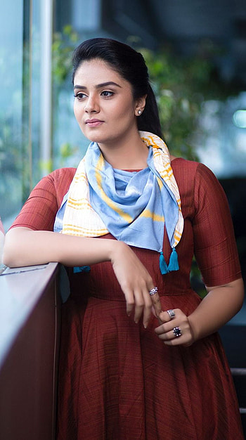 Sreemukhi, telugu actress, anchor HD phone wallpaper