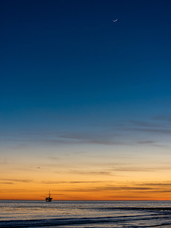 Holidays, Sunset, Sea, Moon, Horizon, Construction, Design HD phone wallpaper