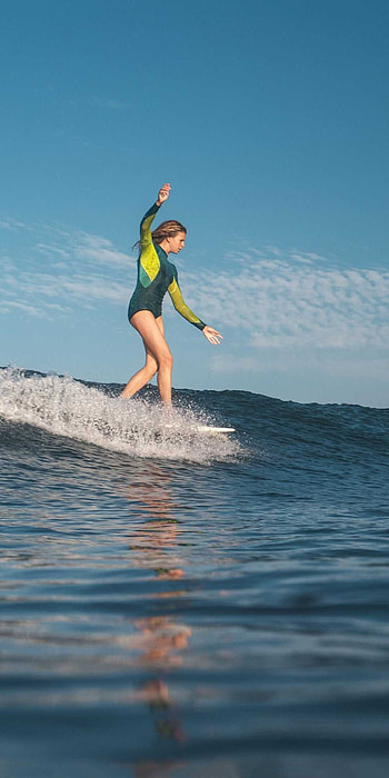Girl Surfing, Cool HD phone wallpaper