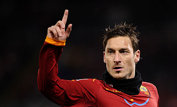 Francesco Totti, Football icon, Goal-scoring prowess, Soccer legend HD wallpaper
