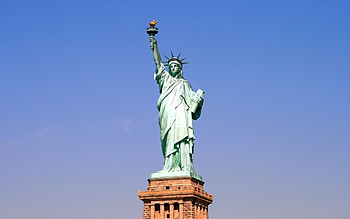 Statue of Liberty , Iconic symbol of dom, Majestic and powerful HD wallpaper