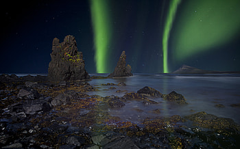The Shore At Trekyllisvik Iceland, road, iceland, sky, aurora, northern-lights, graphy HD wallpaper