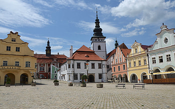 Pelhrimov, Czechia, benches, houses, old town, Czechia HD wallpaper