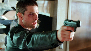 Minority Report, Futuristic thriller, Captivating visuals, Engaging narrative HD wallpaper