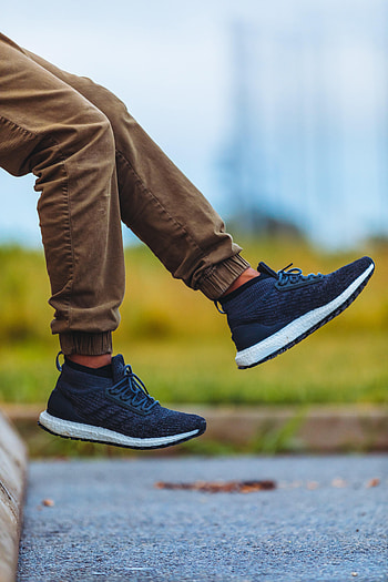 Miscellanea, Miscellaneous, Legs, Sneakers, Loneliness HD phone wallpaper