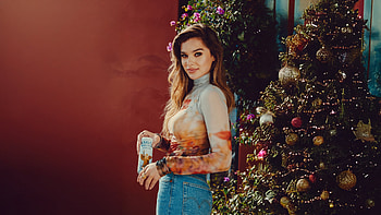 Hailee Steinfeld Angel Margarita 2025, hailee-steinfeld, actress, celebrities HD wallpaper