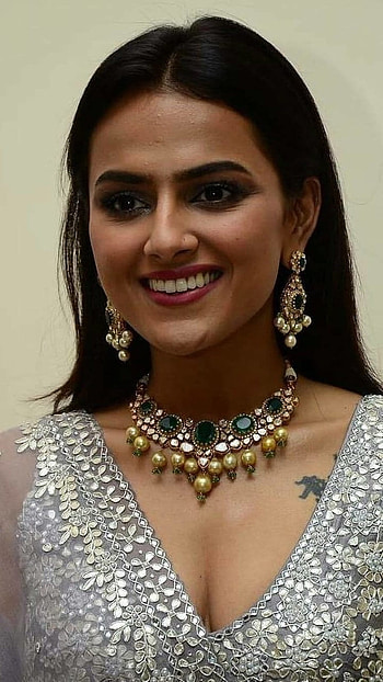 Shraddha Srinath, Heroine Shraddha HD phone wallpaper