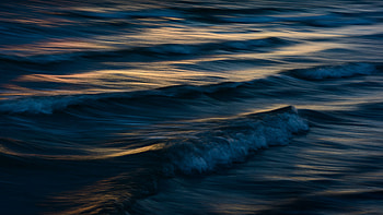 Closeup View Of Sea Water Waves During Nighttime Nature HD wallpaper
