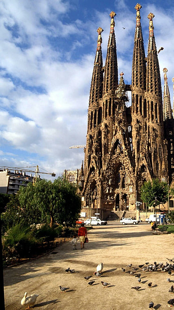 Barcelona's , Vibrant urban scenes, Captivating beauty, Spanish charm HD phone wallpaper