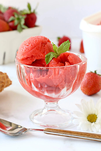 Homemade strawberry sorbet, Joy Oliver's recipe, Sweet and tangy, Simple delight HD phone wallpaper