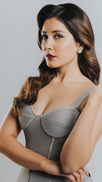 Raashi Khanna, Tollywood Heroine HD phone wallpaper