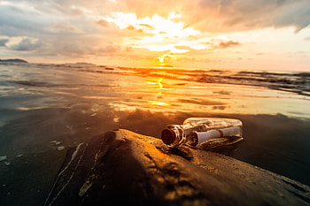 Message in a Bottle, Research discovery, Hawaii finding, Kindergarten connection HD wallpaper