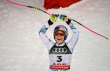 Lindsey Vonn, Skiing world championships, Stunning performance, Unforgettable moment HD wallpaper