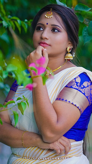 Ishwarya gladis, mallu aunty, saree lover HD phone wallpaper