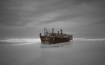 shipwreck in a grey sea, sea, waves, grey, shipwreck, sky HD wallpaper