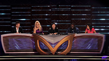 A Pain in the Mask, The Masked Singer, Challenging performances, Elimination tension HD wallpaper