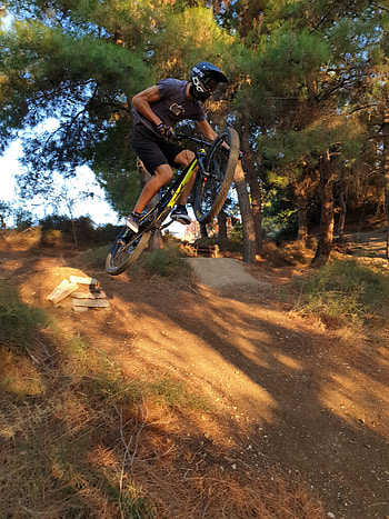 Bike mtb downhill, bicycles--equipment and supplies, bicycle helmet HD phone wallpaper