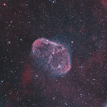 High-resolution of Crescent Nebula (NGC 6888) with a vibrant cosmic background. HD phone wallpaper