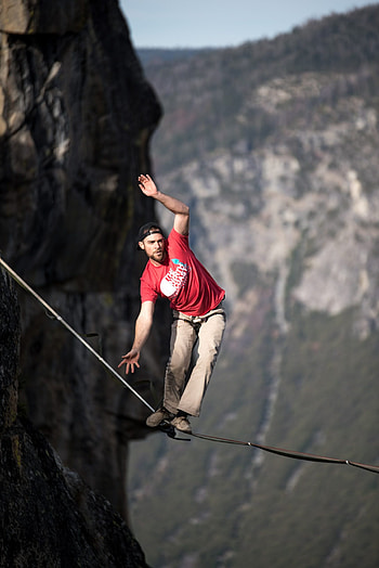 Storyteller emotions, Persuasion skills, Online marketing, Slackline HD phone wallpaper
