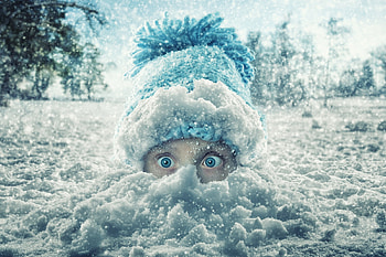 just a little blizzard, blue, winter, situation, eyes, john wilhelm, girl, copil, creative, snow, funny, child, hat HD wallpaper