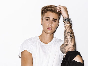 Justin Bieber , Pop singer, White background, Music enthusiasts HD wallpaper