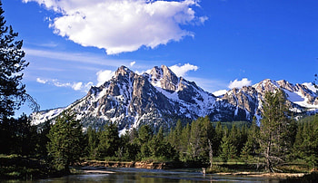 Mountain , Serene forest, Awe-inspiring nature, Stunning landscapes HD wallpaper