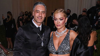 Rita Ora, Taika Waititi, Breaks Silence, Romance HD wallpaper
