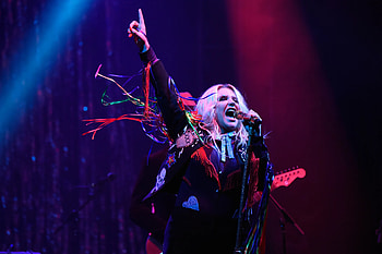Kesha's Grammy performance: HD wallpaper