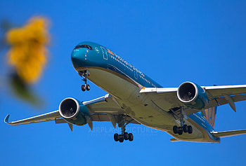 Vietnam Airlines, VN-A899, Airbus A350-900, Kyiv Borispol HD wallpaper
