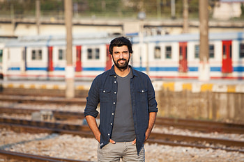 Engin Akyurek, Engin Akyurek actor, Complicated lover roles, Daily Sabah HD wallpaper