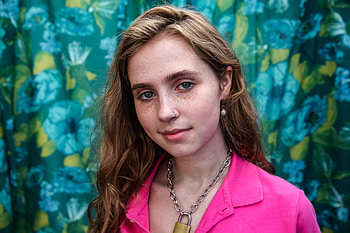 Clairo, music, girl, hair HD wallpaper