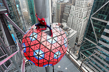 Spiderman Swing Into Times Square, spiderman HD wallpaper