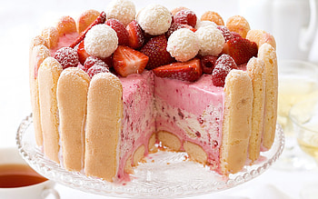 Tart dessert, Sweet blackberries and strawberries, 24984, Tempting and indulgent HD wallpaper