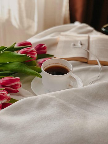 Tulips, Coffee, Miscellanea, Miscellaneous, Cup, Cloth, Book HD phone wallpaper