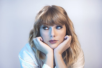 Looking away, beautiful, blue eyes, Taylor Swift HD wallpaper