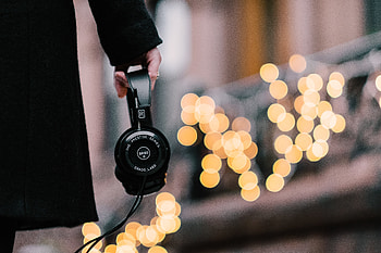 Music, Heads, Glare, Hand, Coat HD wallpaper