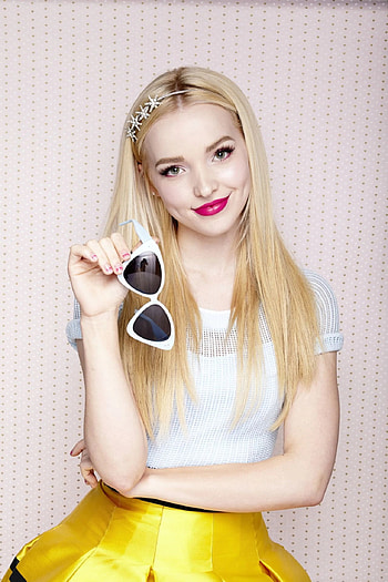 Dove Cameron, Descendants Wiki, Fan blog, User-contributed content HD phone wallpaper
