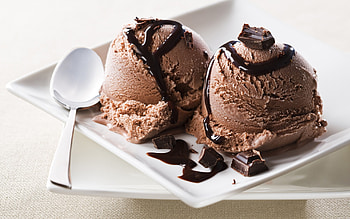 Rich syrup, Spoonful of sweetness, Dark and viscous, Pouring on delicacy HD wallpaper