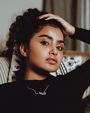Anupama Parameswaran, eye, lip, Tamil Actress, Kerala Actress, Black HD phone wallpaper
