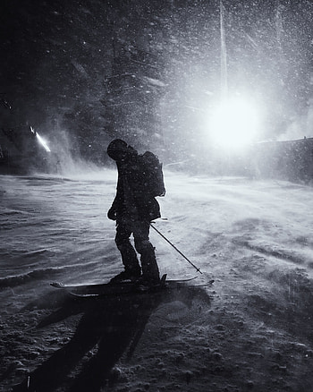 Sports, Night, Snow, Silhouette, Skier, Skiing HD phone wallpaper