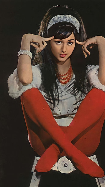 Bharathi, vintage actress HD phone wallpaper