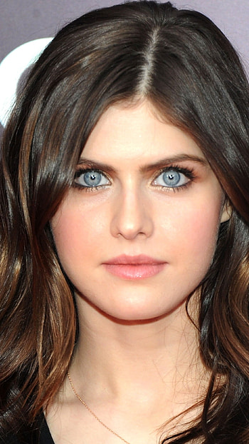 Alexandra Daddario, Beautiful Heroine HD phone wallpaper