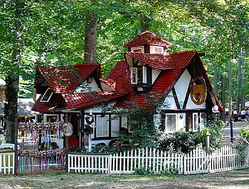Cottage delight, odd shaped roof, fence, trees, cottage, country, red and white HD wallpaper