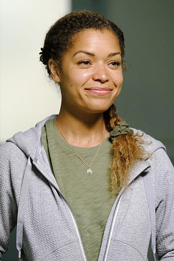 Antonia Thomas, TV Shows, Character biography, Claire Browne HD phone wallpaper
