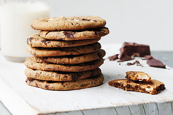 Cookie, Irresistible treat, Baked perfection, Sweet indulgence HD wallpaper